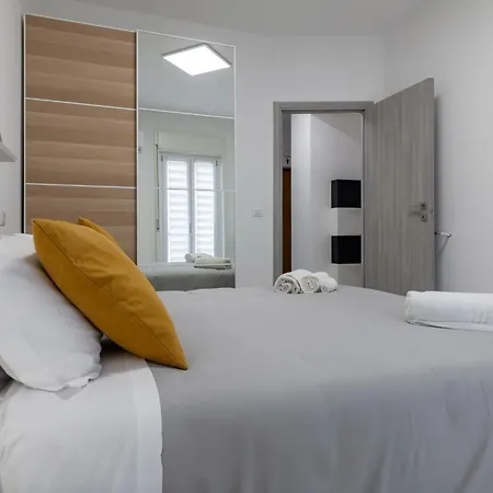 Guesthost - Sicilian Dream - Modern